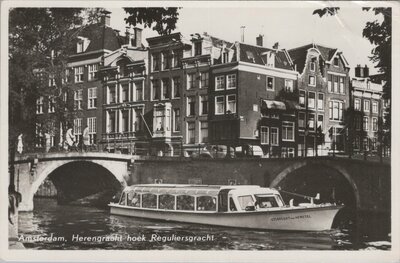 AMSTERDAM - Herengracht hoek Reguliersgracht