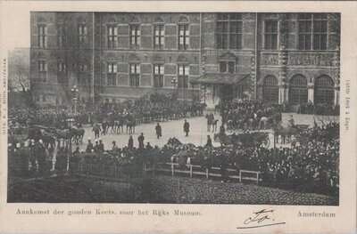 AMSTERDAM - Aankomst der gouden Koets voor het Rijks Museum