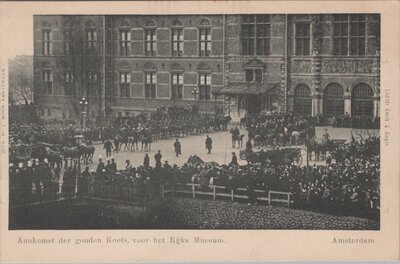 AMSTERDAM - Aankomst der gouden Koets voor het Rijks Museum