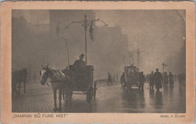AMSTERDAM - Damrak bij Fijne Mist