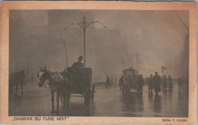 AMSTERDAM - Damrak bij Fijne Mist