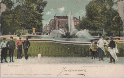 AMSTERDAM - Frederiksplein met Fontein