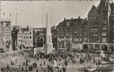 AMSTERDAM - Het Nationale Monument en Dam