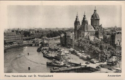 AMSTERDAM - Prins Hendrikkade met St. Nicolaaskerk