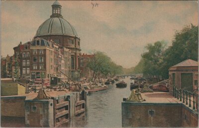 AMSTERDAM - Singel met Luthersche Kerk