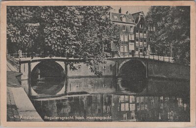 AMSTERDAM - Reguliersgracht hoek Heerengracht