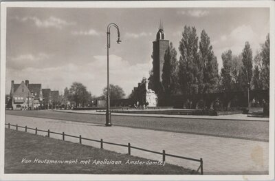 AMSTERDAM - Van Heutzmonument met Apollolaan