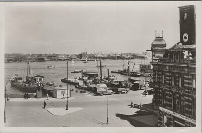 AMSTERDAM - Gezicht op het IJ, vanaf het Centraal Station