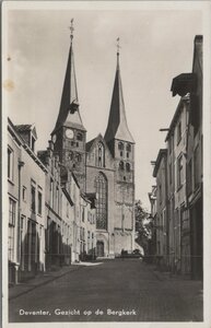 DEVENTER - Gezicht op de Bergkerk