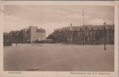 ENSCHEDE - Ripperdastraat met R. K. Ziekenhuis