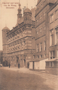 DEVENTER - Zijgevel met ketel van de Waag