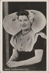 ZEELAND - Zuid-Bevalandse Boerin