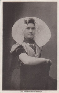 ZUID-BEVELAND - Boerin