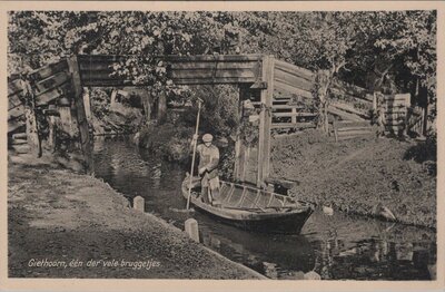 GIETHOORN - een der vele bruggetjes