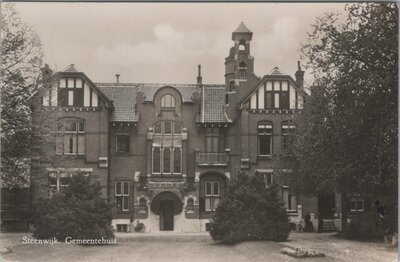 STEENWIJK - Gemeentehuis