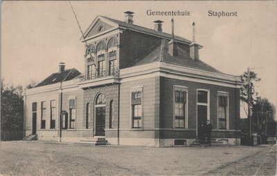 STAPHORST - Gemeentehuis