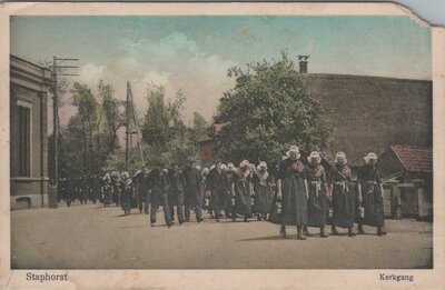 STAPHORST - Kerkgang