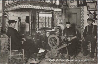 STAPHORST - Interieur van een boerenhuis