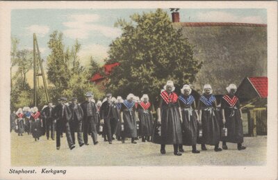 STAPHORST - Kerkgang