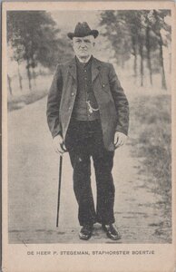 STAPHORST - De heer P. Stegeman, Staphorster boertje