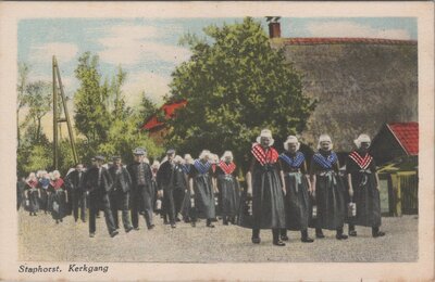 STAPHORST - Kerkgang