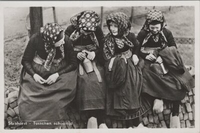 STAPHORST - Tusschen schooltijd