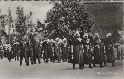 STAPHORST - Kerkgang