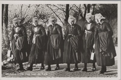 STAPHORST - Op weg naar de Kerk