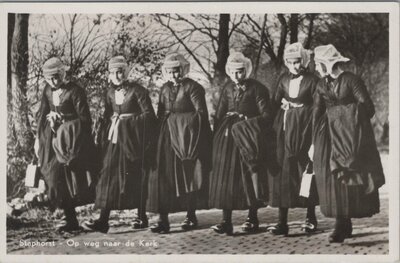 STAPHORST - Op weg naar de Kerk