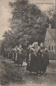 STAPHORST - Kerkgang