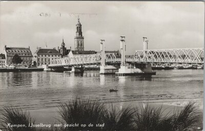 KAMPEN - IJsselbrug met gezicht op de stad