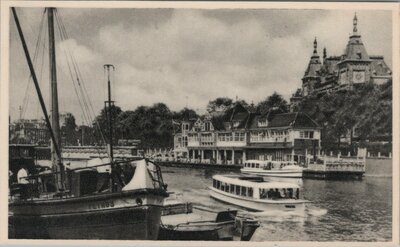 AMSTERDAM - Bij het Centraal Station