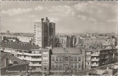 AMSTERDAM - Panorama met Wolkenkrabber