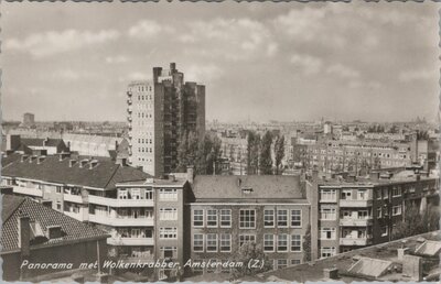 AMSTERDAM - Panorama met Wolkenkrabber