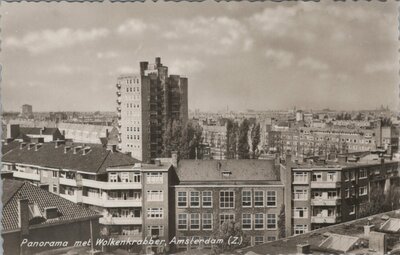 AMSTERDAM - Panorama met Wolkenkrabber