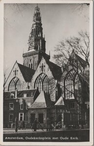 AMSTERDAM - Oudekerksplein met Oude Kerk