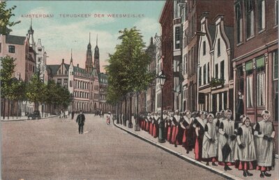 AMSTERDAM - Terugkeer der Weesmeisjes