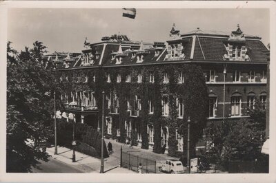 AMSTERDAM-OOST - Burgerziekenhuis Linnaeusstraat 89 Hoofdgebouw vooraanzicht