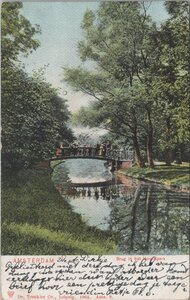 AMSTERDAM - Brug in het Vondelpark