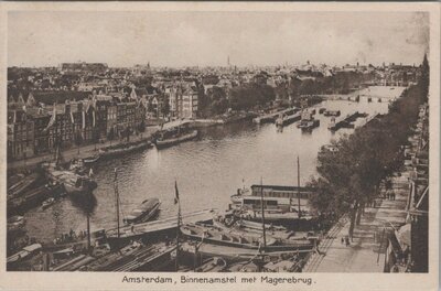 AMSTERDAM - Binnenamstel met Magerebrug