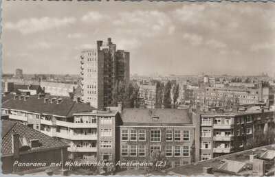 AMSTERDAM - Panorama met Wolkenkrabber