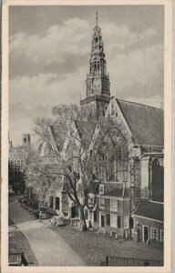 AMSTERDAM - Oude Kerk met Oudekerksplein