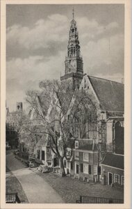 AMSTERDAM - Oude Kerk met Oudekerksplein