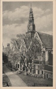 AMSTERDAM - Oude Kerk met Oudekerksplein