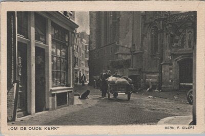 AMSTERDAM - Oudekerksplein. Om de Oude Kerk