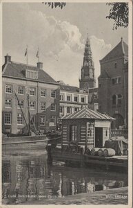 AMSTERDAM - Oude Damrak met toren Zuiderkerk