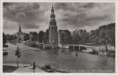 AMSTERDAM - Oudeschans en Montelbanstoren