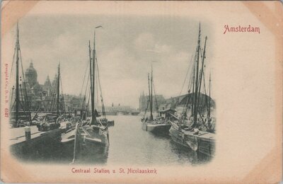 AMSTERDAM - Centraal Station u St. Nicolaaskerk