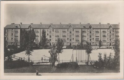 AMSTERDAM - De Arbeiderswoning. Van Beuningenplein