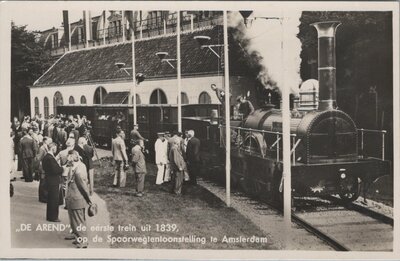 AMSTERDAM - De Arend, de eerste trein uit 1839, op de Spoorwegtentoonstelling te Amsterdam